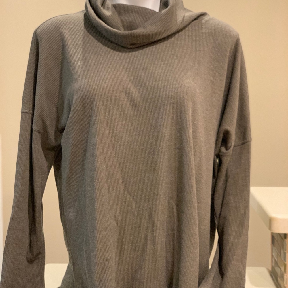 A New Day Gray/Green Ribbed Knit Sweater